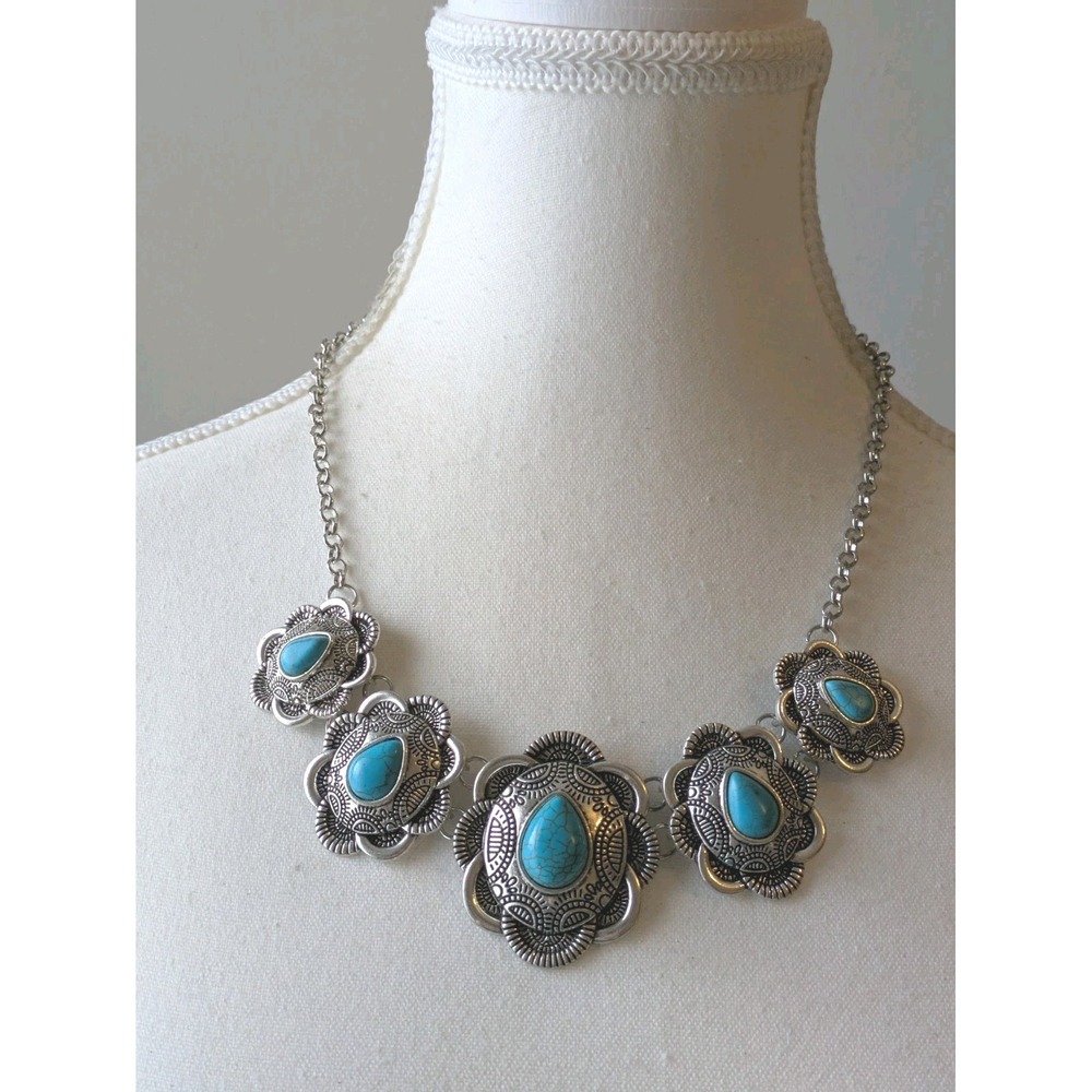 Southwestern Silver Tone Faux Turquoise Cabochon Chunky Statement Necklace